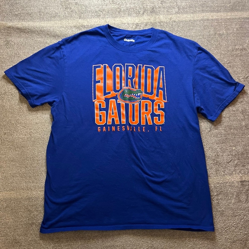 Captivating Florida Gators T-Shirt Mens XL Blue Gainesville FL Graphic Tee